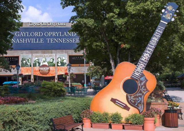 happy-birthday-grand-ole-opry-first-ever-broadcast-nov-28-1925-featured