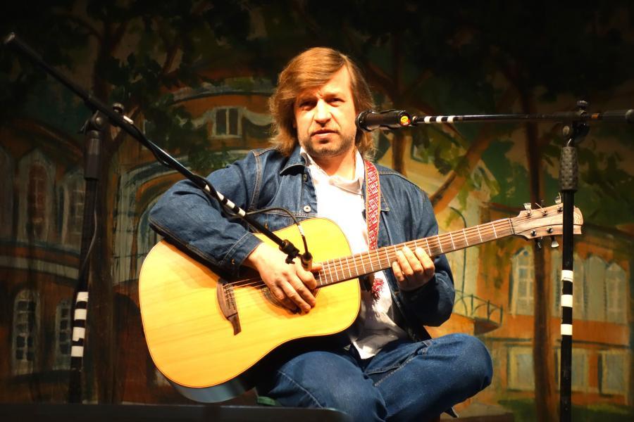 lt-rate-review-gen-research-vincas-bundza