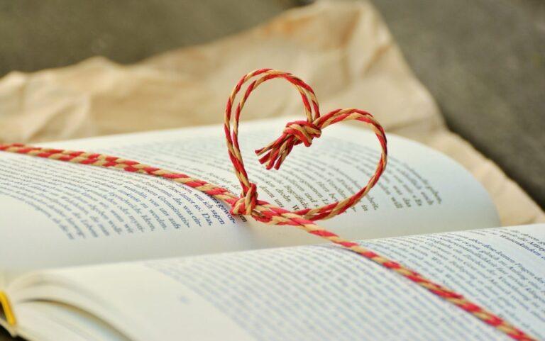 5 Reasons To Give Books For Christmas 10 5-reasons-give-books-this-christmas-featured