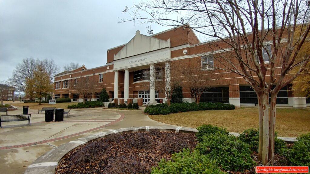 Library UA campus walk